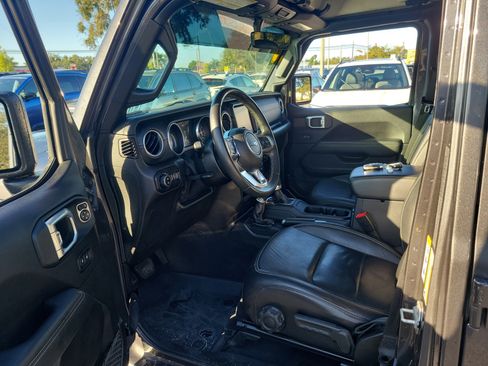 Used 2020 Jeep Gladiator Overland image 21