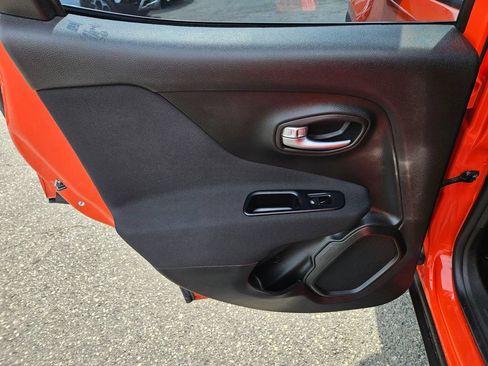 Used 2019 Jeep Renegade Sport AWD/4WD image 18