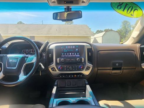 Used 2018 GMC Sierra 1500 SLT w/ SLT Premium Package AWD/4WD image 18