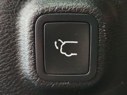 Used 2020 Jeep Cherokee Limited AWD/4WD image 32
