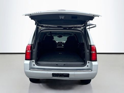 Used 2020 Chevrolet Suburban Premier RWD image 9