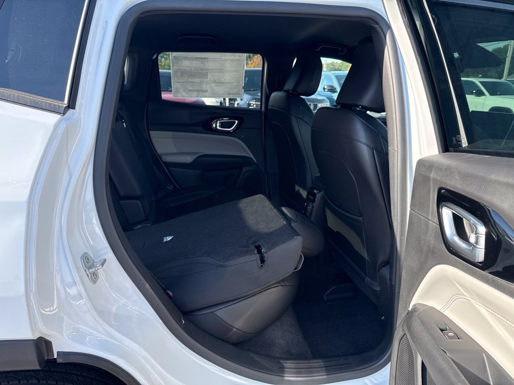 New 2026 Jeep Compass Limited AWD/4WD image 23