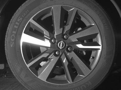 Used 2025 Nissan Versa SV image 13