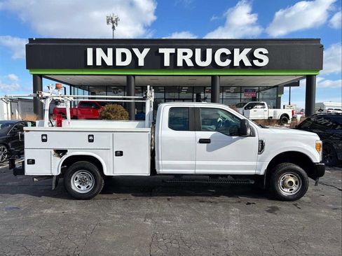 Used 2017 Ford F250 XL image 1