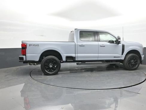 New 2026 Ford F250 Lariat w/ Black Appearance Package AWD/4WD image 8