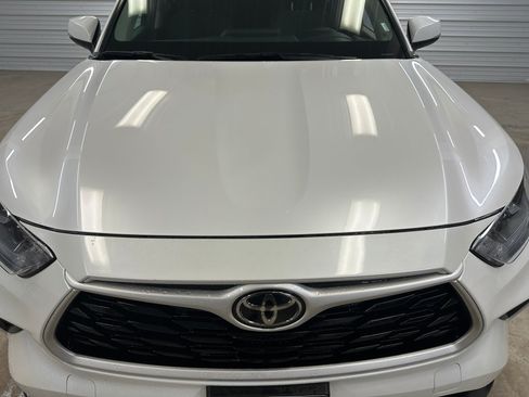 Used 2023 Toyota Highlander L FWD image 36