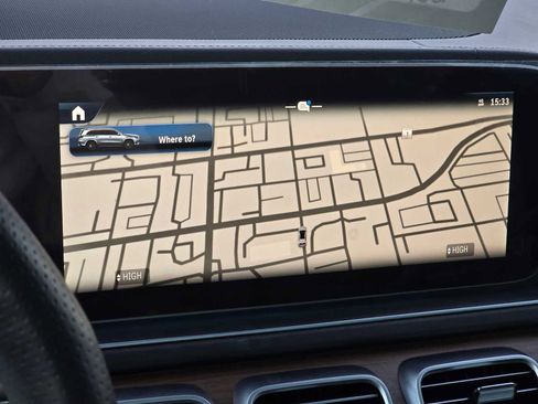 Used 2025 Mercedes-Benz GLS 580 4MATIC image 31