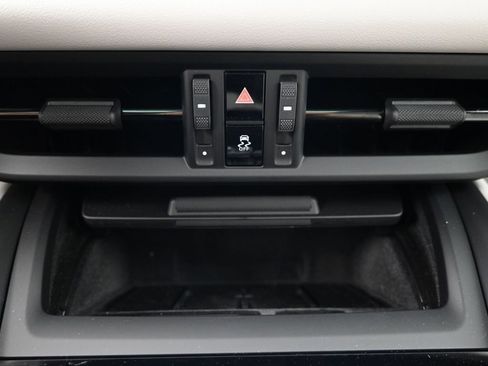 New 2026 Porsche Macan 4 Electric image 24