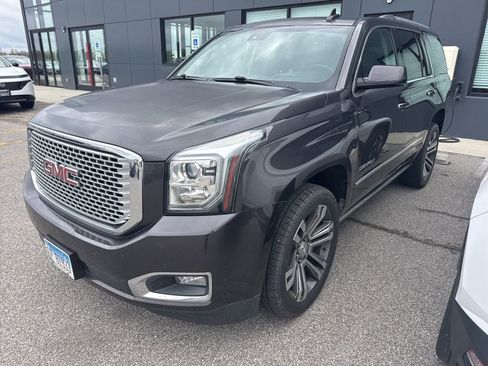 Used 2017 GMC Yukon Denali image 1