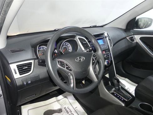 Used 2016 Hyundai Elantra GT FWD image 21