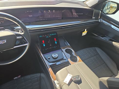 New 2026 Cadillac Escalade Platinum Sport w/ LPO, ONYX Package image 19