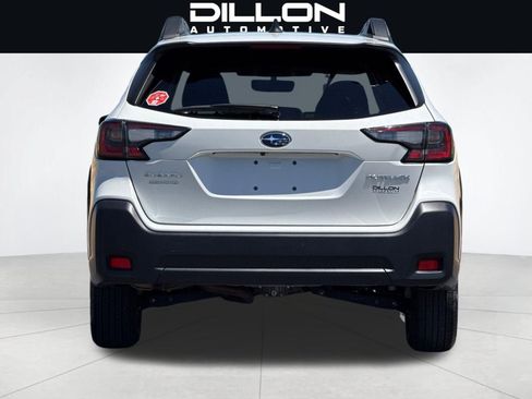 Used 2025 Subaru Outback Premium AWD/4WD image 5