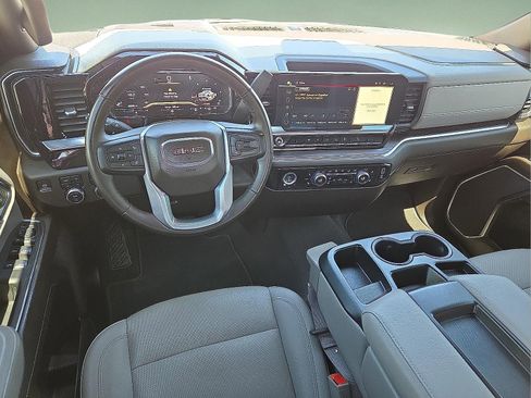 Used 2024 GMC Sierra 1500 SLT w/ X31 Off-Road Package AWD/4WD image 11