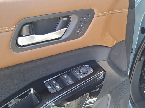 New 2026 Nissan Pathfinder Platinum AWD/4WD image 12