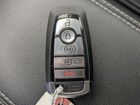 Certified 2025 Ford Escape Platinum image 33