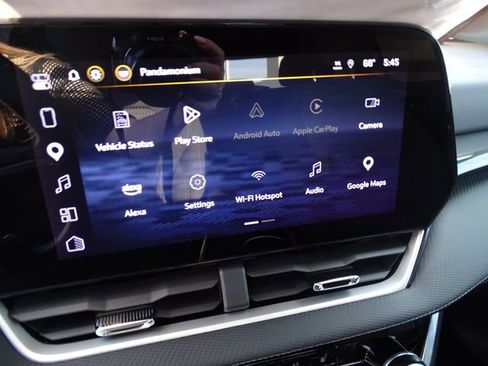 Used 2025 Chevrolet Equinox LT w/ Safety and Technology Package image 10