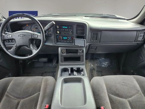 Used 2006 Chevrolet Silverado 2500 LT w/ Heavy-Duty Power Package image 12
