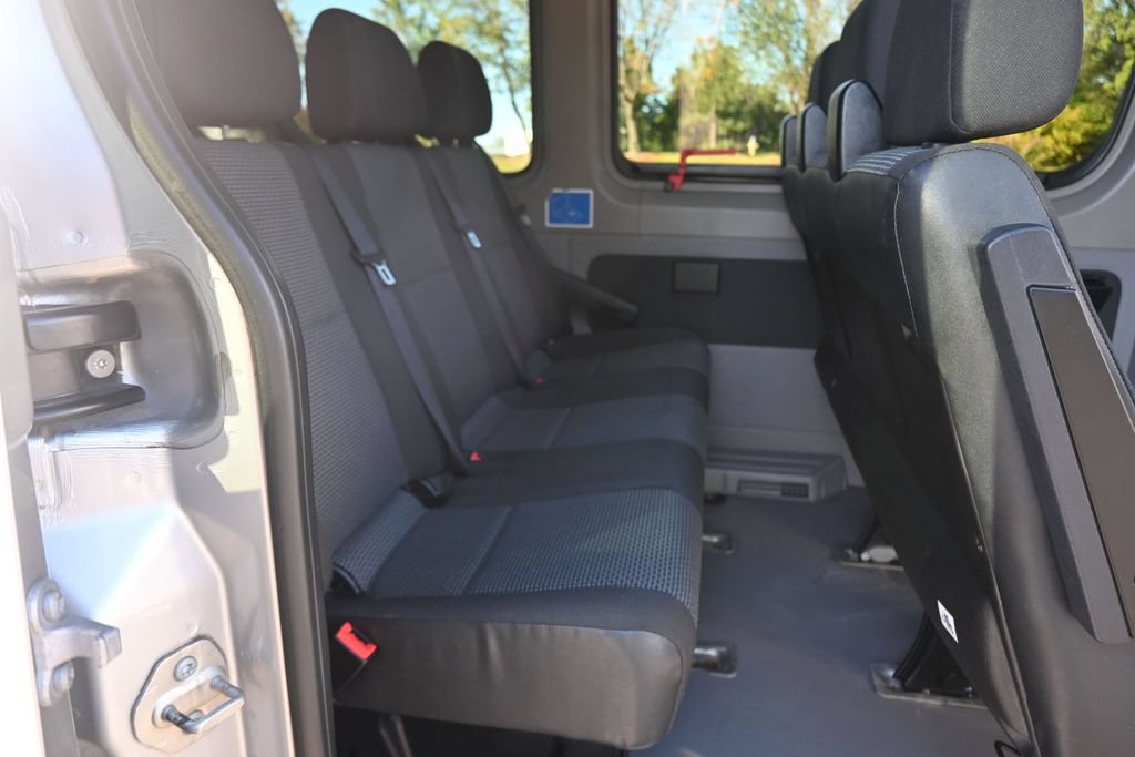Used 2013 Mercedes-Benz Sprinter 2500 image 46