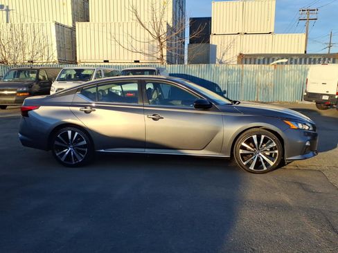 Used 2022 Nissan Altima 2.5 SR image 7