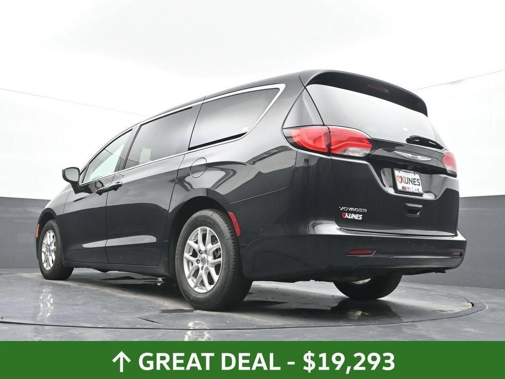 Used 2023 Chrysler Voyager LX FWD image 52