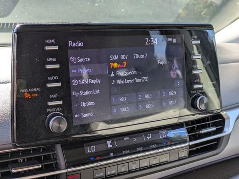 Used 2023 Toyota Sienna XLE image 20