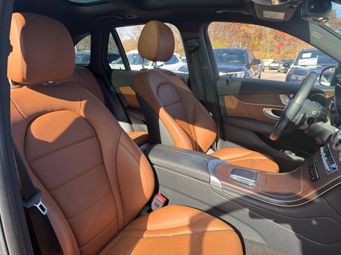 Used 2022 Mercedes-Benz GLC 300 4MATIC image 31