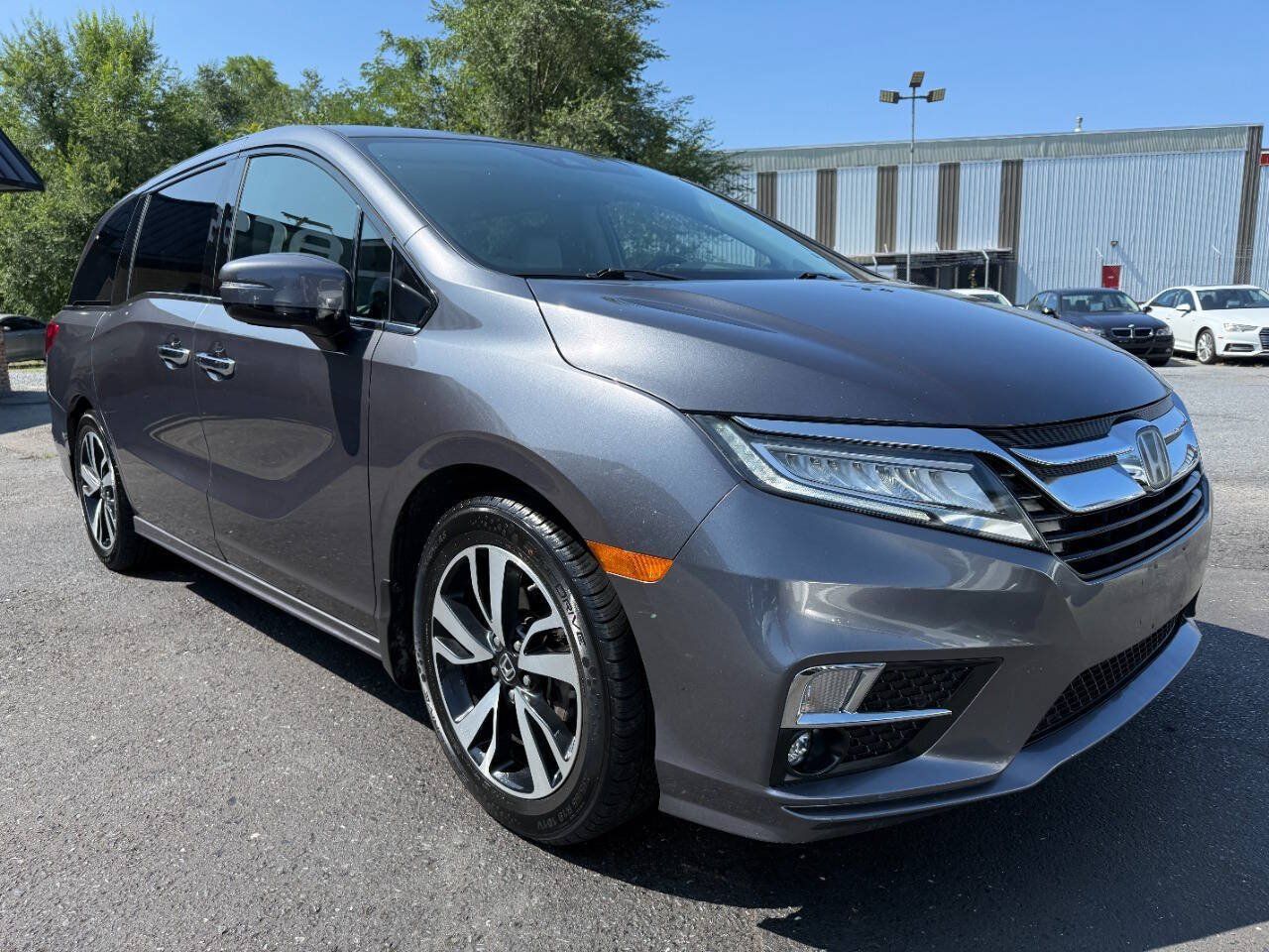 Used 2018 Honda Odyssey Elite image 3