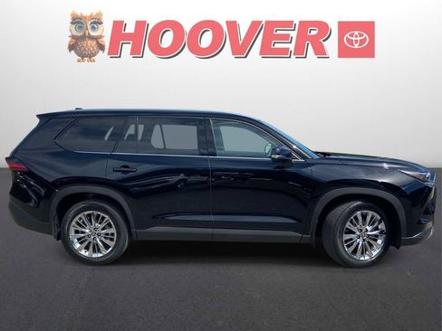 Used 2026 Toyota Grand Highlander AWD image 2