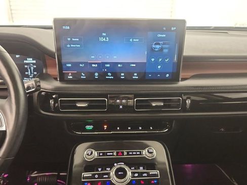 Used 2022 Lincoln Nautilus Reserve image 12