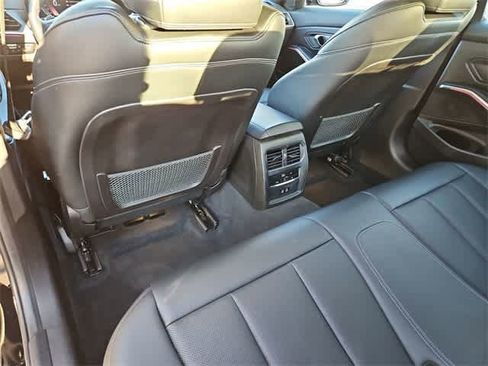 Used 2023 BMW 330e image 18