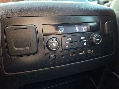 Used 2019 Chevrolet Suburban LT image 29