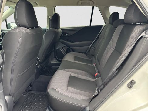 Used 2022 Subaru Outback Premium image 11