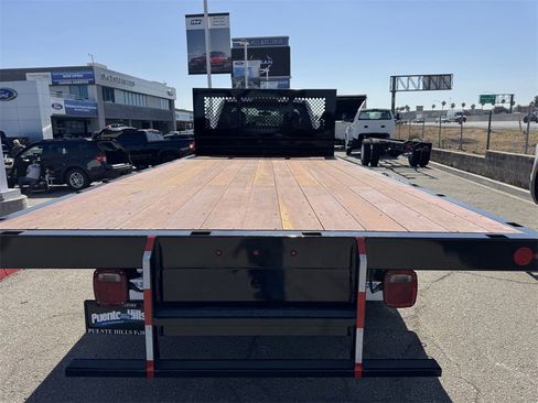 New 2025 Ford F550 2WD Regular Cab Super Duty w/ XLT Value Package image 8