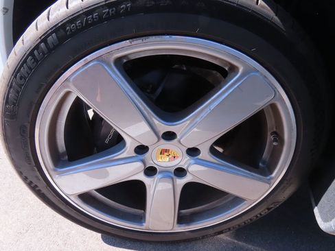 Used 2018 Porsche Cayenne image 15