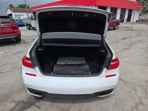 Used 2017 BMW 740i RWD image 8