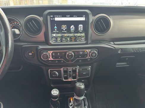 Used 2021 Jeep Wrangler Unlimited Sport image 25