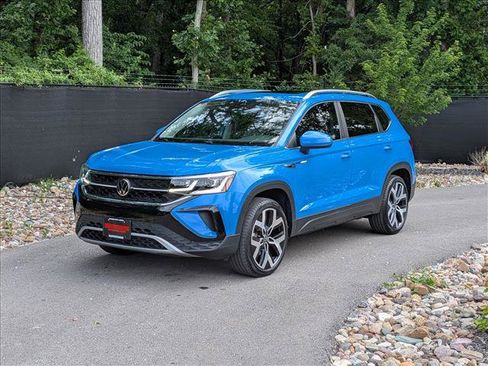 Certified 2023 Volkswagen Taos SEL AWD/4WD image 1