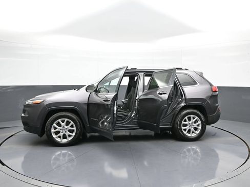 Used 2015 Jeep Cherokee Latitude AWD/4WD image 41