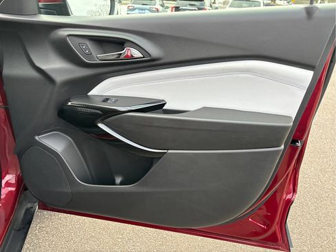 Certified 2024 Chevrolet Trax LT w/ Driver Confidence Package image 28