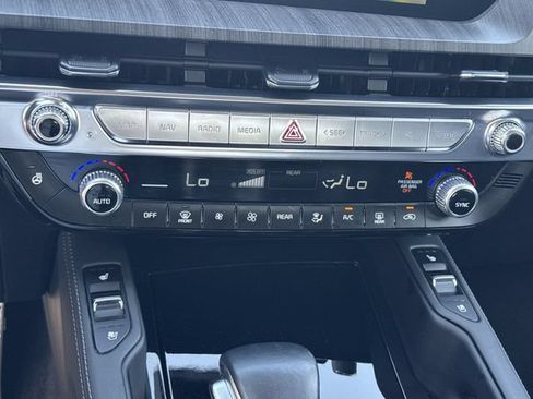 Used 2024 Kia Telluride SX Prestige AWD/4WD image 18