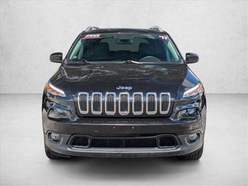 Used 2017 Jeep Cherokee Latitude w/ Comfort & Sound Group image 2