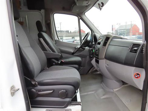 Used 2013 Mercedes-Benz Sprinter 2500 image 22