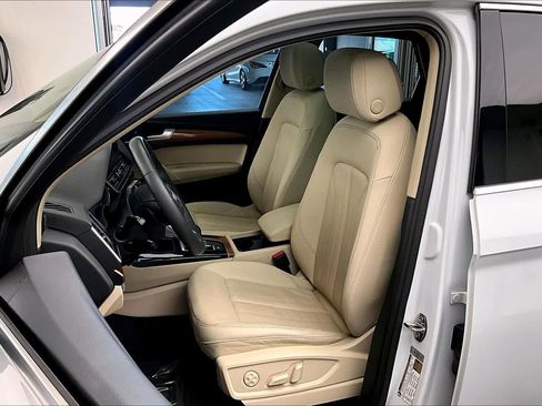 Certified 2024 Audi Q5 2.0T Premium image 8