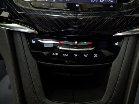 Used 2021 Cadillac XT6 Premium Luxury FWD image 24