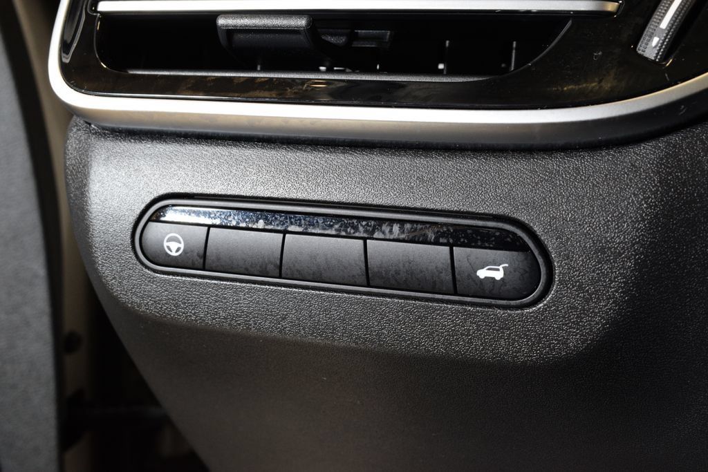 Used 2026 INFINITI QX60 Luxe w/ Family Package AWD/4WD image 17