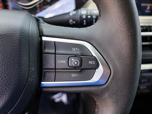 Used 2025 Jeep Compass Latitude w/ Altitude Special Edition AWD/4WD image 15