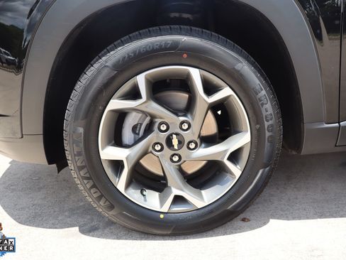Used 2025 Chevrolet Trax LT w/ LT Convenience Package FWD image 10