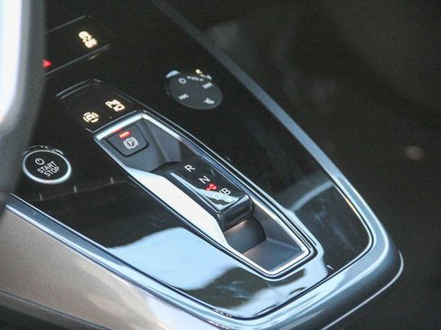 Certified 2024 Audi Q4 e-tron Premium Plus w/ Premium Plus image 22