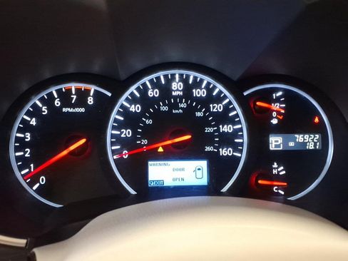 Used 2015 Nissan Quest SV FWD image 12