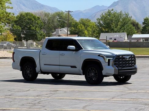 Used 2023 Toyota Tundra Platinum AWD/4WD image 3